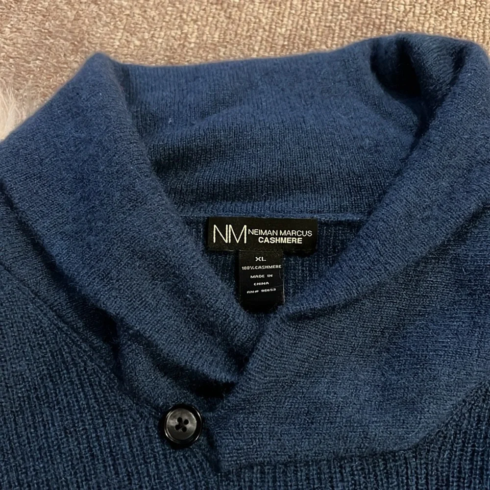 100% Cashmere - Gorgeous Neiman Marcus shawl collar pullover sweater EUC XL. - Picture 2 of 5